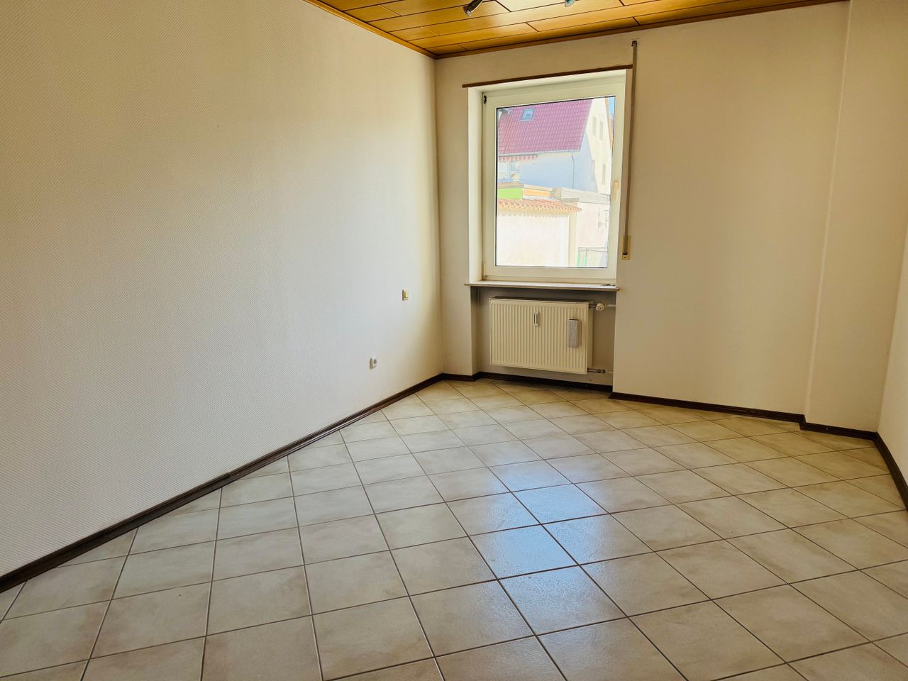 MA-Käfertal – 3-Zimmer-EG-Wohnung mit Balkon, Garage und kleinem Garten - Foto 1