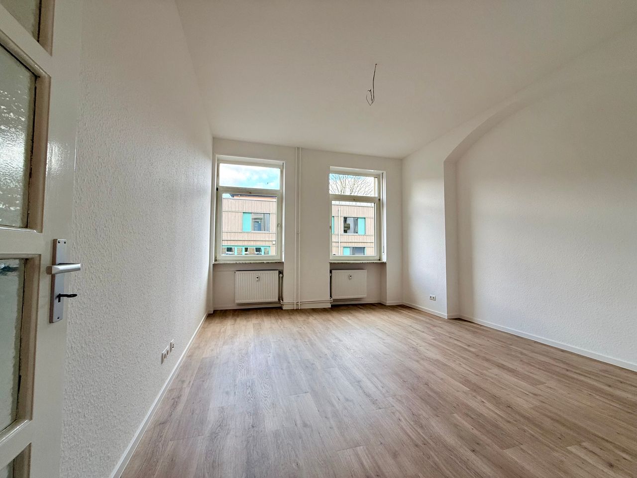 Erstbezug nach Sanierung – helle 3 ZKB-Erdgeschoss Altbauwohnung - Foto 3