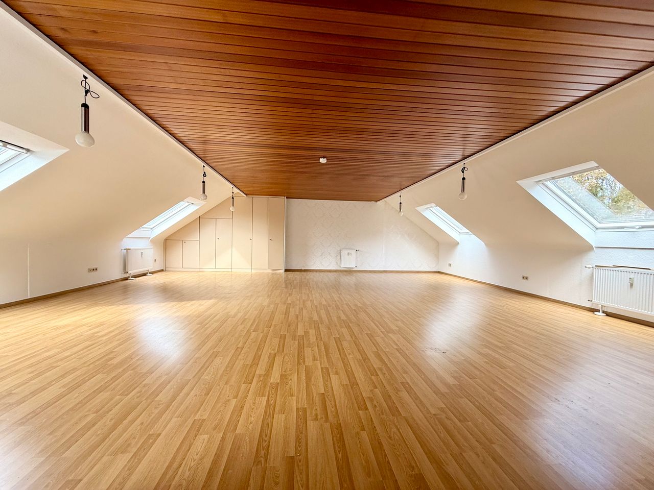 Wohn- Schlafzimmer