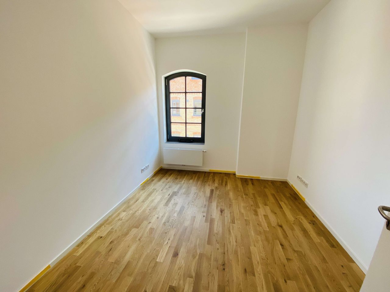 Elegante & moderne 4 ZKB-Wohnung, teilklimatisiert mit Einbauküche, nähe MMT Campus & UMM - Foto 5